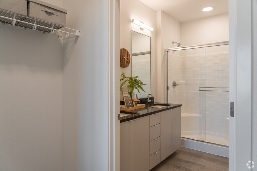 More Photos Of 10306 SE Main St, Milwaukie Apartments For Lease