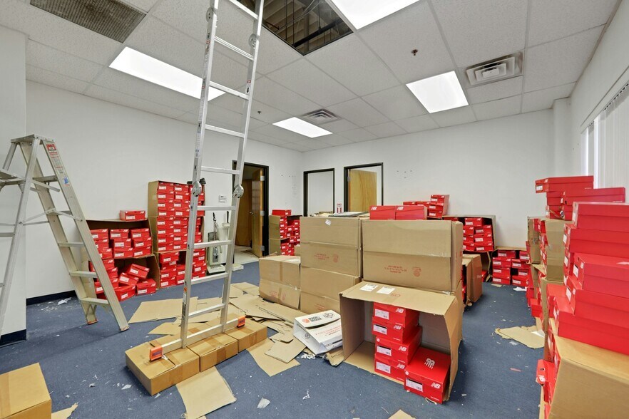 More Photos Of 160 Gregg St, Lodi Warehouse For Lease