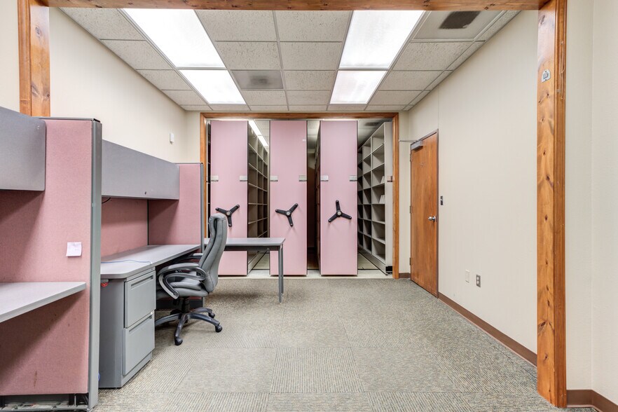 More Photos Of 3802-3806 Interstate 27, Lubbock Office For Sale
