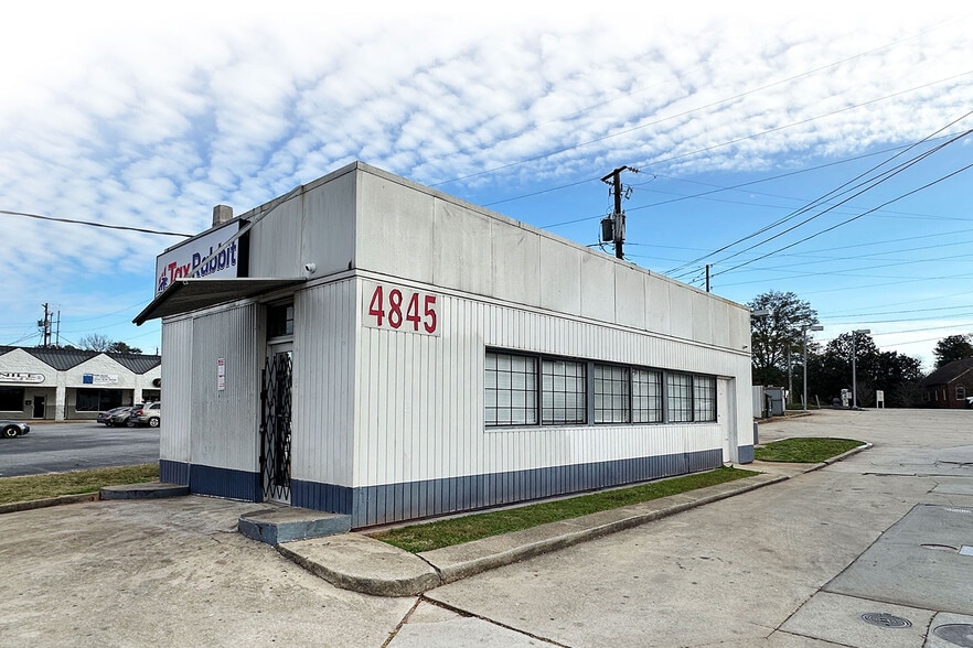 Primary Photo Of 4845 Memorial Dr, Stone Mountain Office For Lease