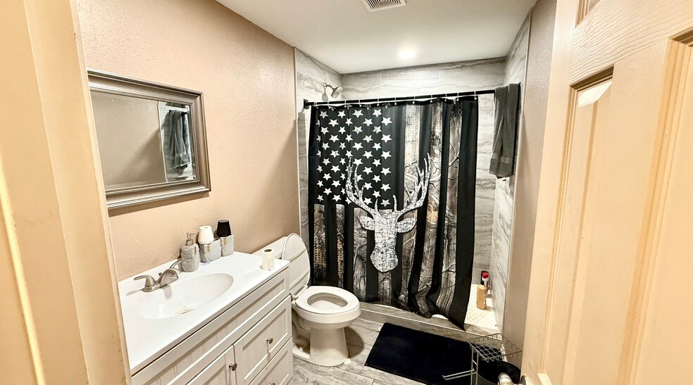 More Photos Of 14625 N Hollyhock Ave, Gardendale Warehouse For Sale