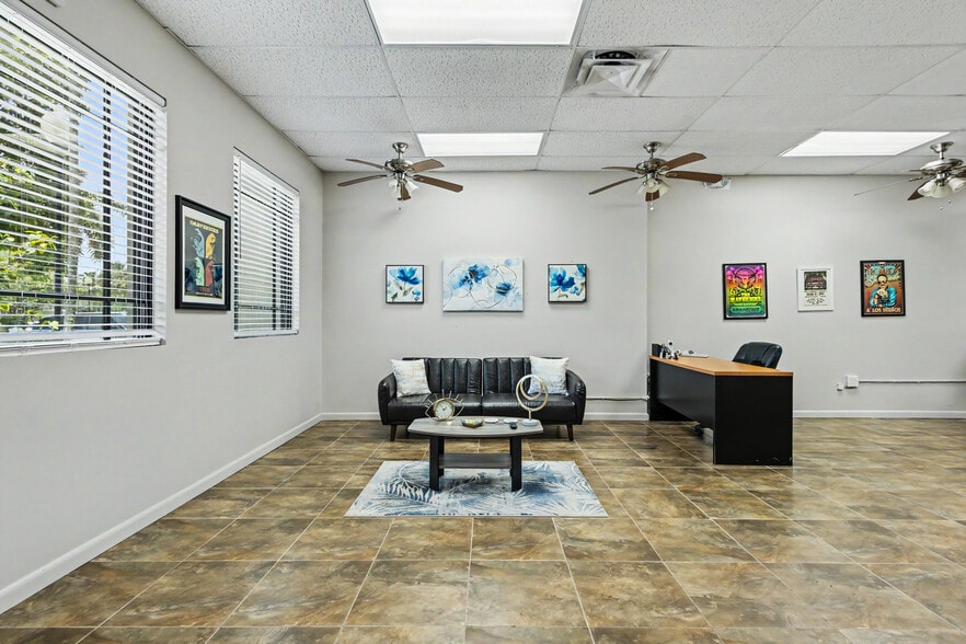 More Photos Of 10600 Griffin Rd, Cooper City Office For Lease