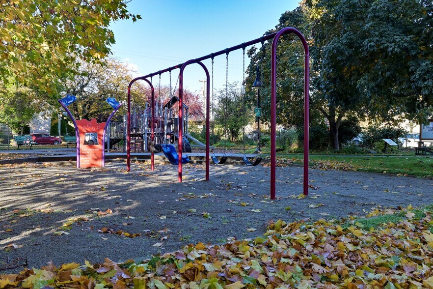 More Photos Of 941 Kings Rd, Victoria Office For Sale
