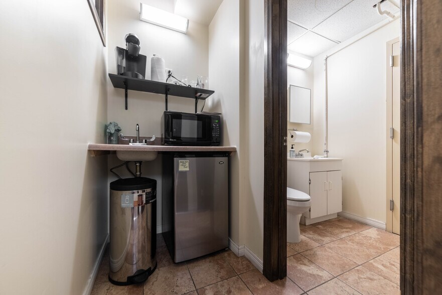 More Photos Of 164 20th St, Brooklyn Office For Lease