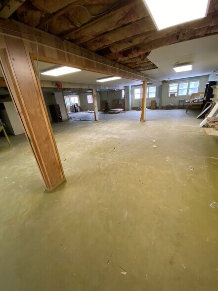 More Photos Of 212 Canal St, Ellenville Freestanding For Lease