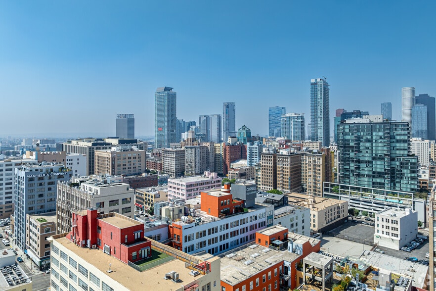 More Photos Of 746 S Los Angeles St, Los Angeles General Retail For Sale