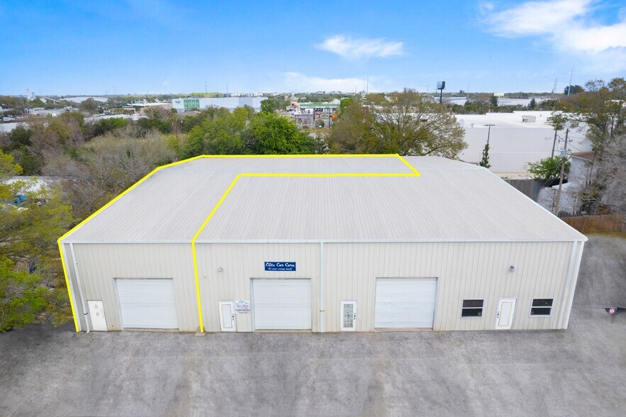 More Photos Of 9161 131st Pl N, Largo Warehouse For Lease