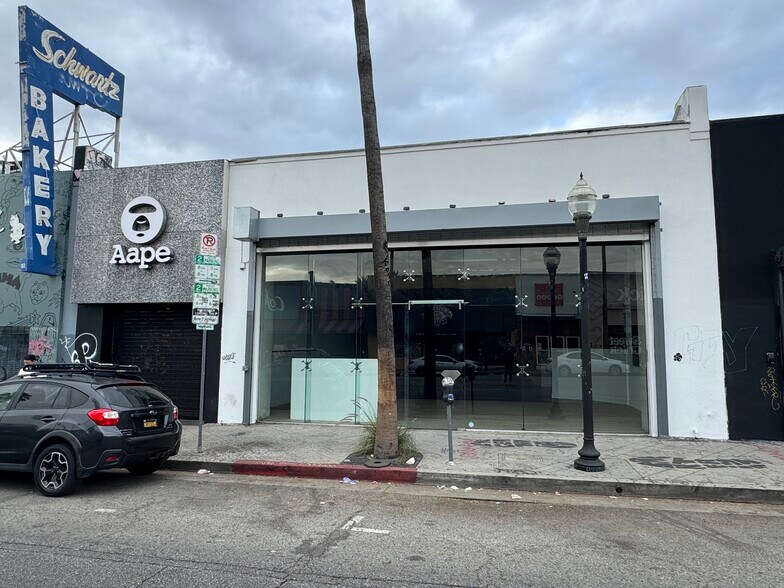 Primary Photo Of 443-447 N Fairfax Ave, Los Angeles Storefront For Lease