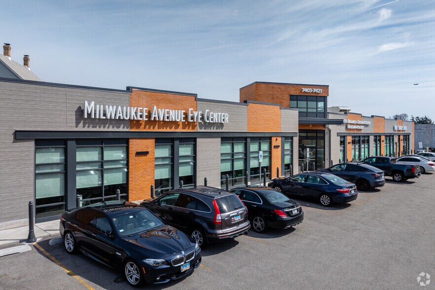 Primary Photo Of 7403-7421 N Milwaukee Ave, Niles Medical For Lease