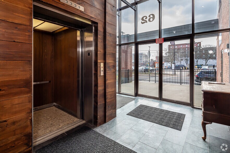 More Photos Of 62 Washington St, Middletown Office For Lease