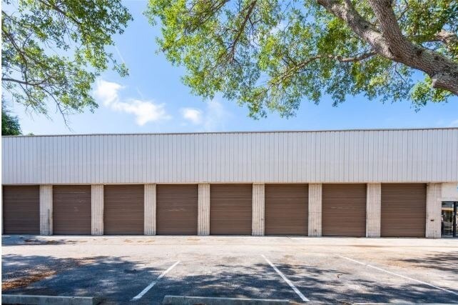 More Photos Of 12477 66th Street North, Largo Auto Repair For Lease
