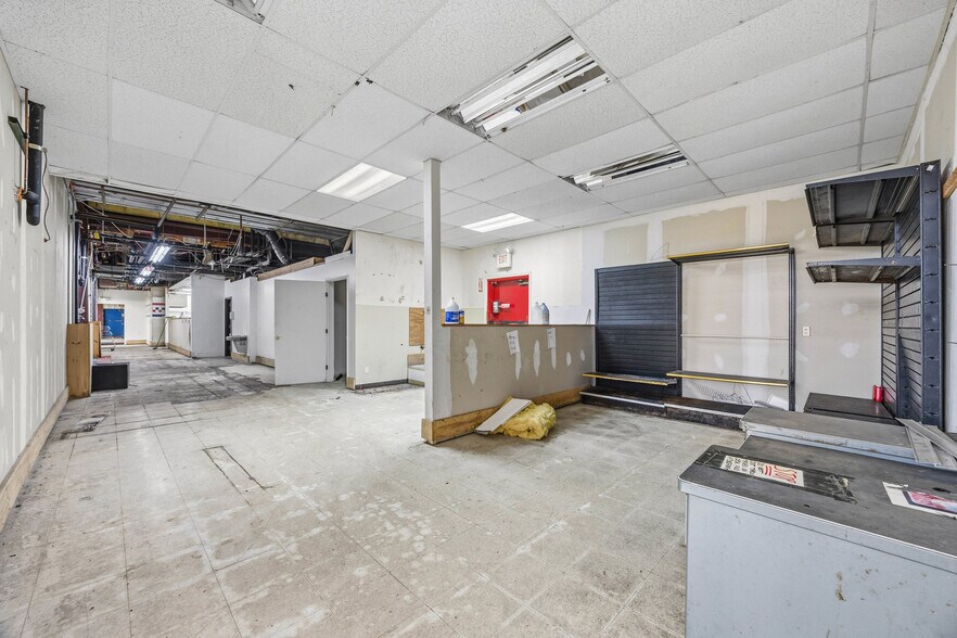 More Photos Of 3 Geddes Street Ext, Holley Supermarket For Sale