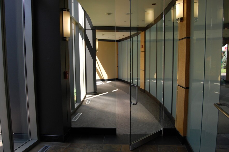 More Photos Of 847-999 NE 19th Ave, Portland Office For Lease
