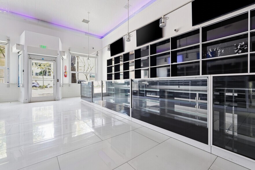 More Photos Of 738 N Highland Ave, Los Angeles General Retail For Sale
