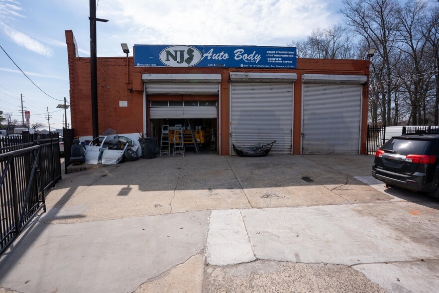 Primary Photo Of 615 Frelinghuysen Ave, Newark General Retail For Sale