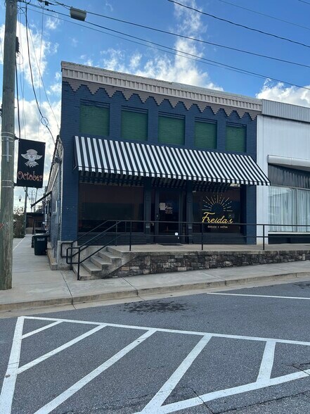 More Photos Of 50 S Forest Ave, Hartwell Storefront For Sale