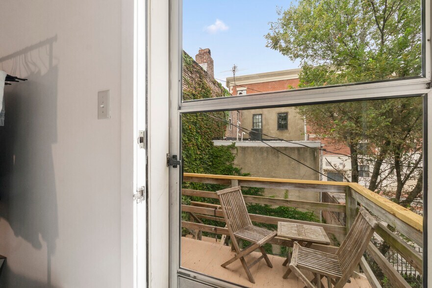 More Photos Of 645 N Paca St, Baltimore Apartments For Sale