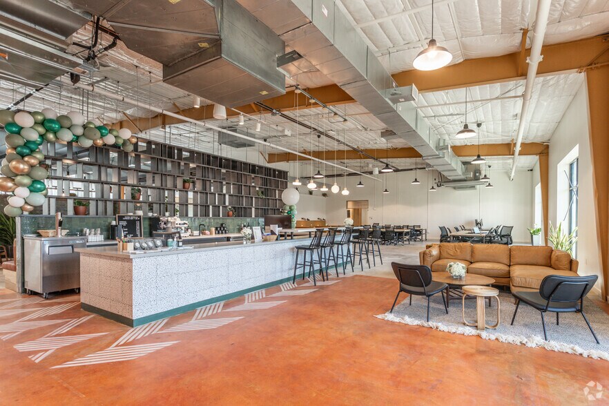 More Photos Of 2339 Commerce St, Houston Coworking Space