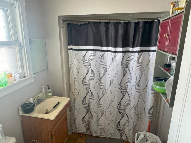 More Photos Of 230 Marble St, West Rutland Storefront Retail Residential For Sale