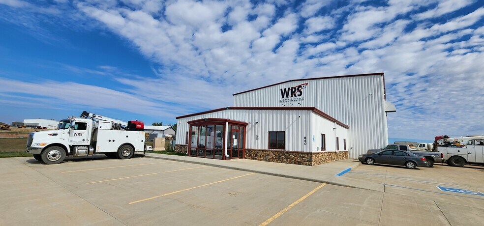 More Photos Of 860 35th Ave E, Dickinson Warehouse For Sale