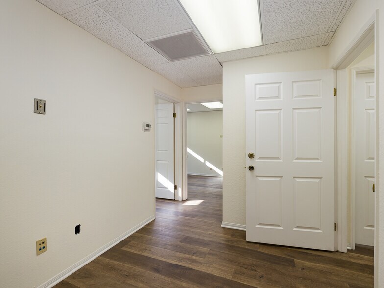 More Photos Of 302 W Grand Ave, El Segundo Office For Lease