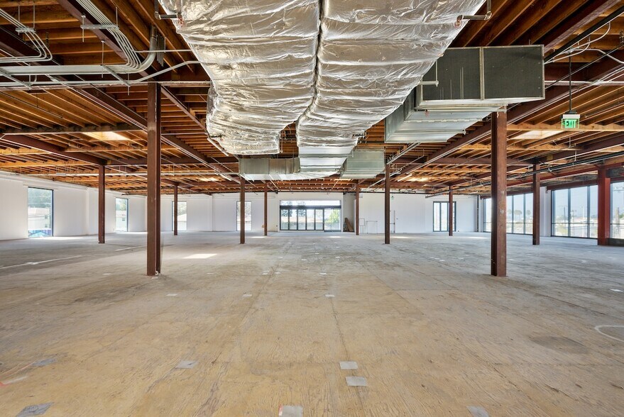 More Photos Of 5830 Obama Blvd, Los Angeles Office For Sale