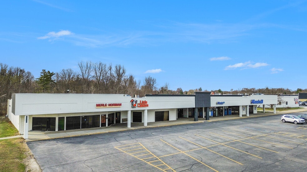 More Photos Of 2055 Gratiot Blvd, Marysville Unknown For Lease