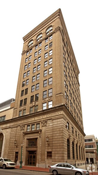 Primary Photo Of 109 Capitol St, Charleston Office Residential For Sale