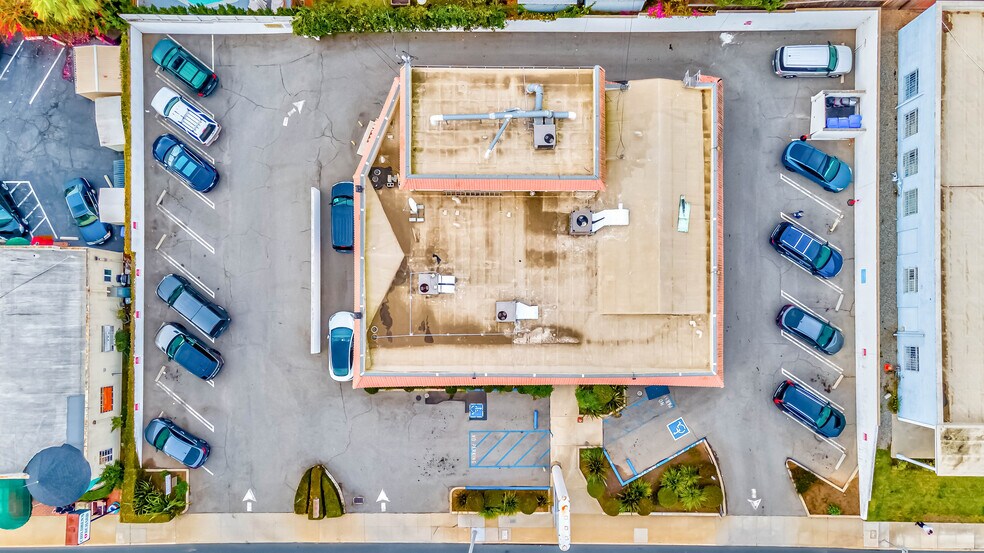 More Photos Of 2709 N Sepulveda Blvd, Manhattan Beach Storefront Retail Office For Lease