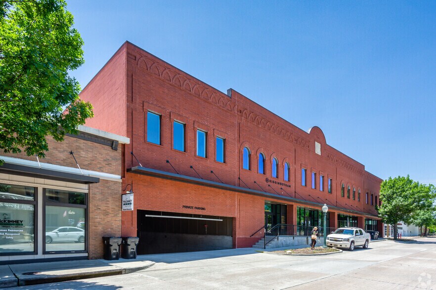 More Photos Of 205 W Louisiana St, McKinney Office For Lease