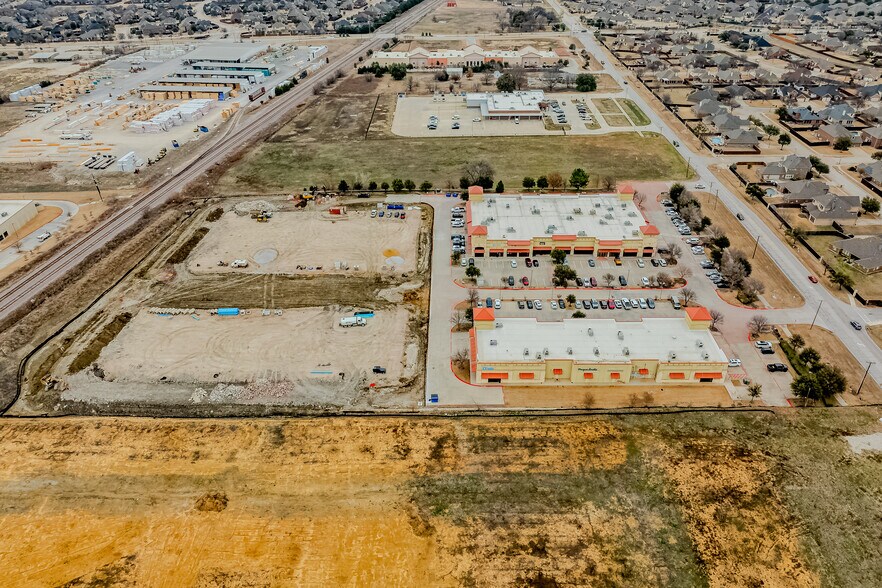 More Photos Of 860 Coleman St, Prosper Light Distribution For Lease