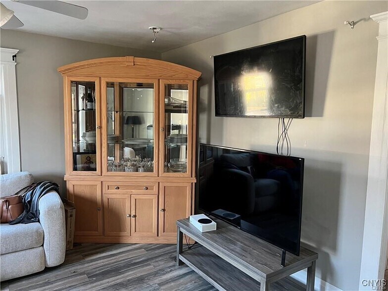 More Photos Of 461 S Main St, North Syracuse Office For Sale