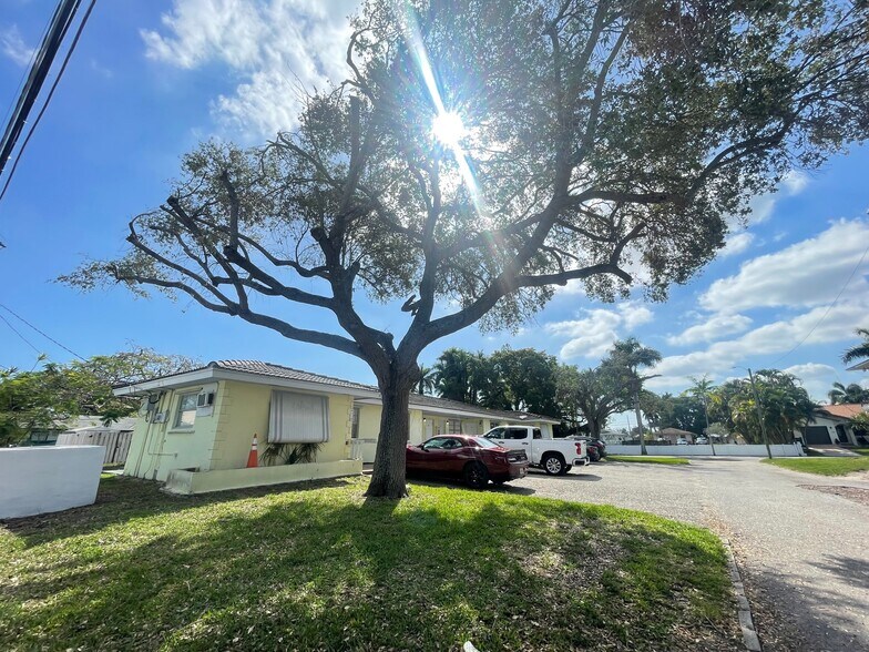 More Photos Of 213 SE Park St, Dania Apartments For Sale