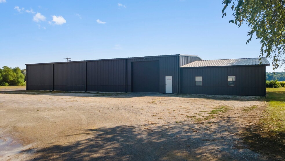 More Photos Of 2948 State Highway V, Matthews Light Manufacturing For Sale