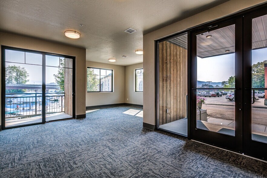 More Photos Of 115 E Lake St, Sandpoint Office Residential For Lease