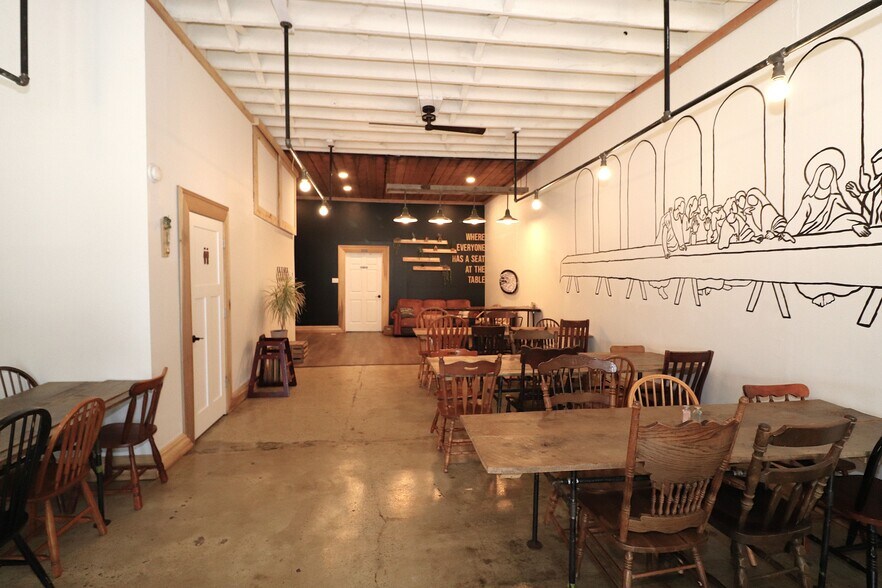 More Photos Of 142 S Broadway St, Blanchester Storefront Retail Residential For Sale