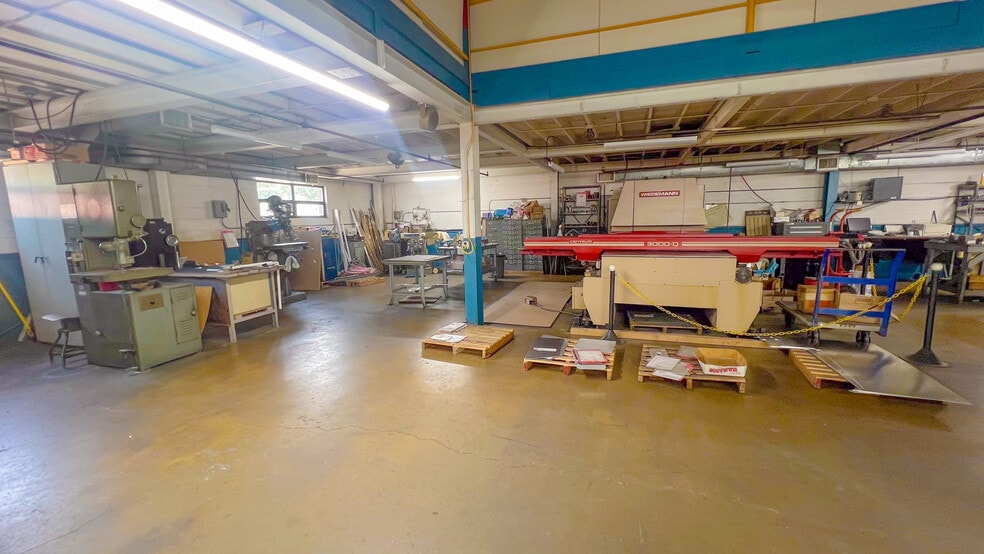 More Photos Of 450 S Fellowship Rd, Maple Shade Township Warehouse For Sale