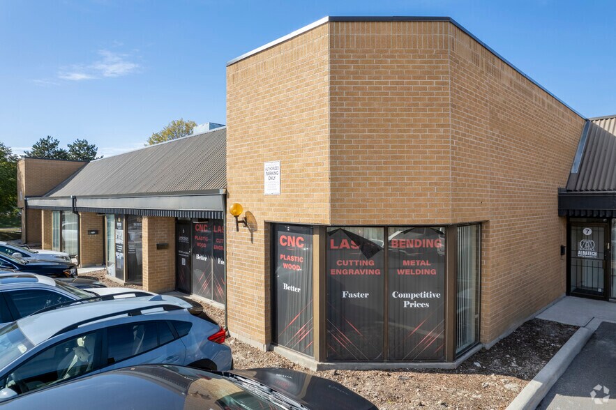 More Photos Of 95 W Beaver Creek Rd, Richmond Hill Light Distribution For Lease