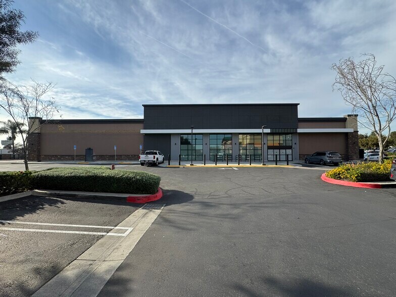 Primary Photo Of 15225 Whittier Blvd, Whittier Freestanding For Lease