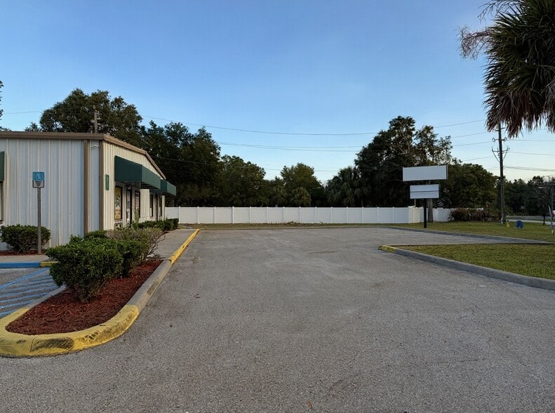 More Photos Of 1424 N Gulf Ave, Crystal River Self Storage For Sale