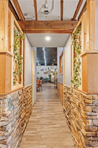 More Photos Of 122 W Lincoln St, Tullahoma Restaurant For Sale