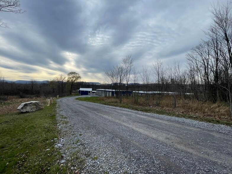 More Photos Of 1122 Amelia Ave, Altoona Self Storage For Sale