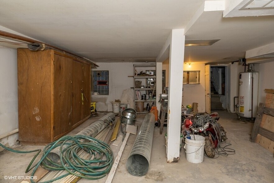 More Photos Of 2410 S Blue Island Ave, Chicago Storefront Retail Residential For Sale