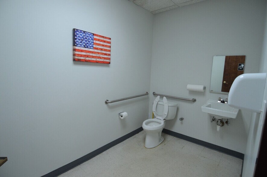 More Photos Of 3250 Green Park Cir, Charlotte Warehouse For Lease