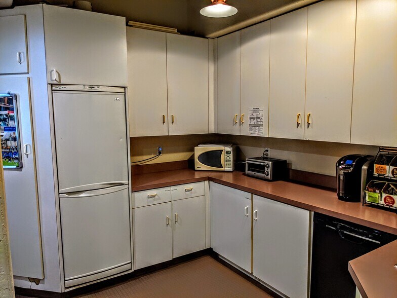 More Photos Of 3151 Airway Ave, Costa Mesa Medical For Lease