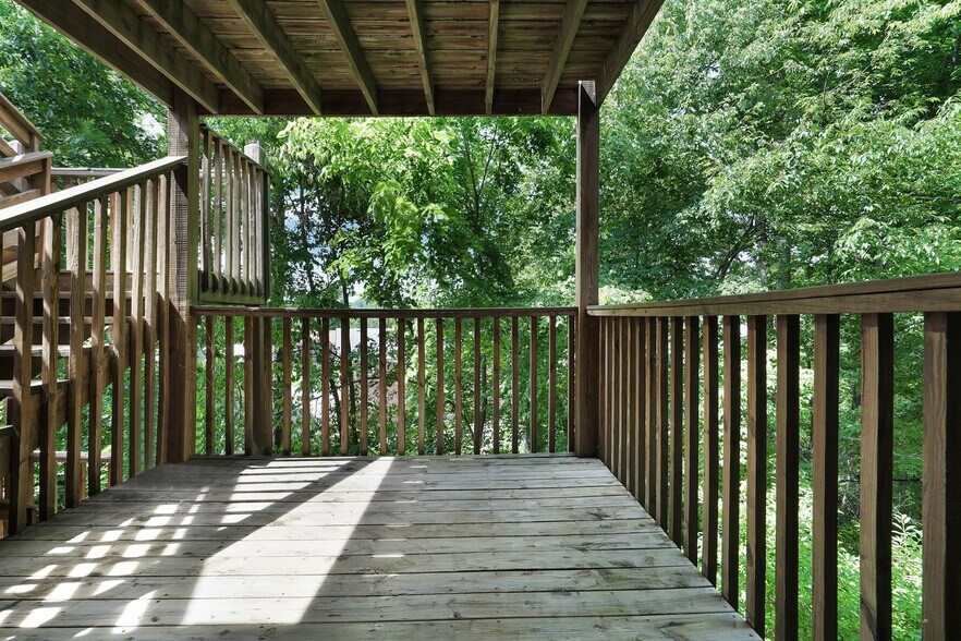 More Photos Of 3130 Saint Anthony Gardens Dr, Louisville Apartments For Sale