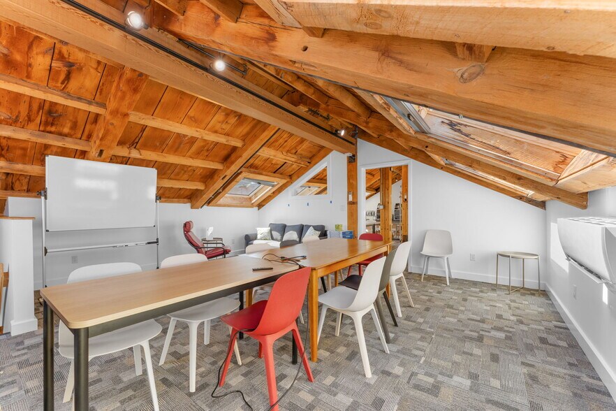 More Photos Of 40R Merrimac St, Newburyport Loft Creative Space For Lease