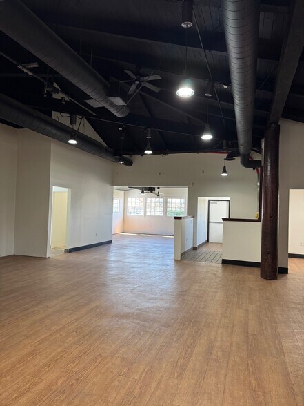 More Photos Of 13612 Newport Ave, Tustin Restaurant For Lease