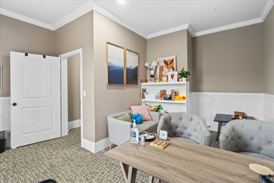 More Photos Of 306 N Thornton Ave, Dalton Office For Sale