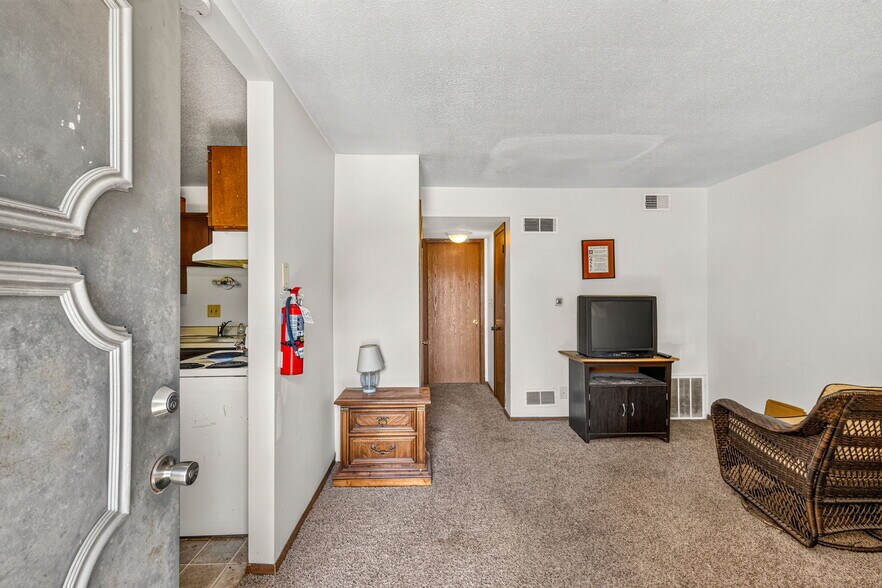 More Photos Of 875-885 25th St, Lincoln Apartments For Sale